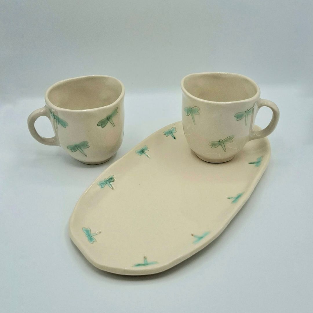 Conjunto de desayuno hecho a mano en gres