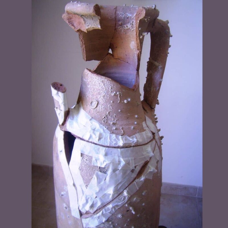 restauracion-anfora-barro-antigua-soporte-antes-1