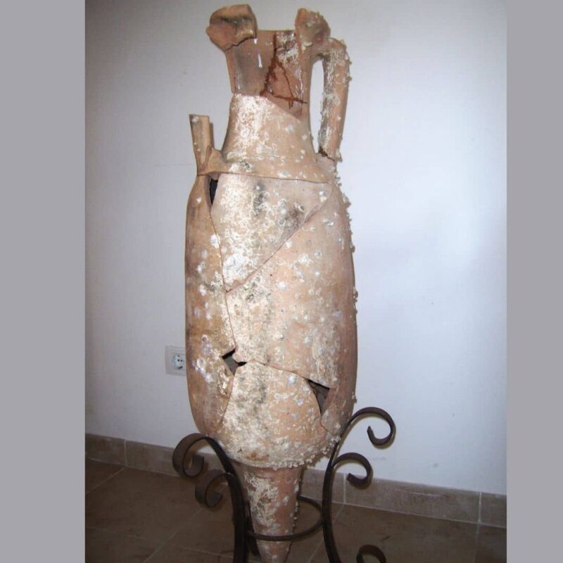 restauracion-anfora-barro-antigua-soporte-antes-2