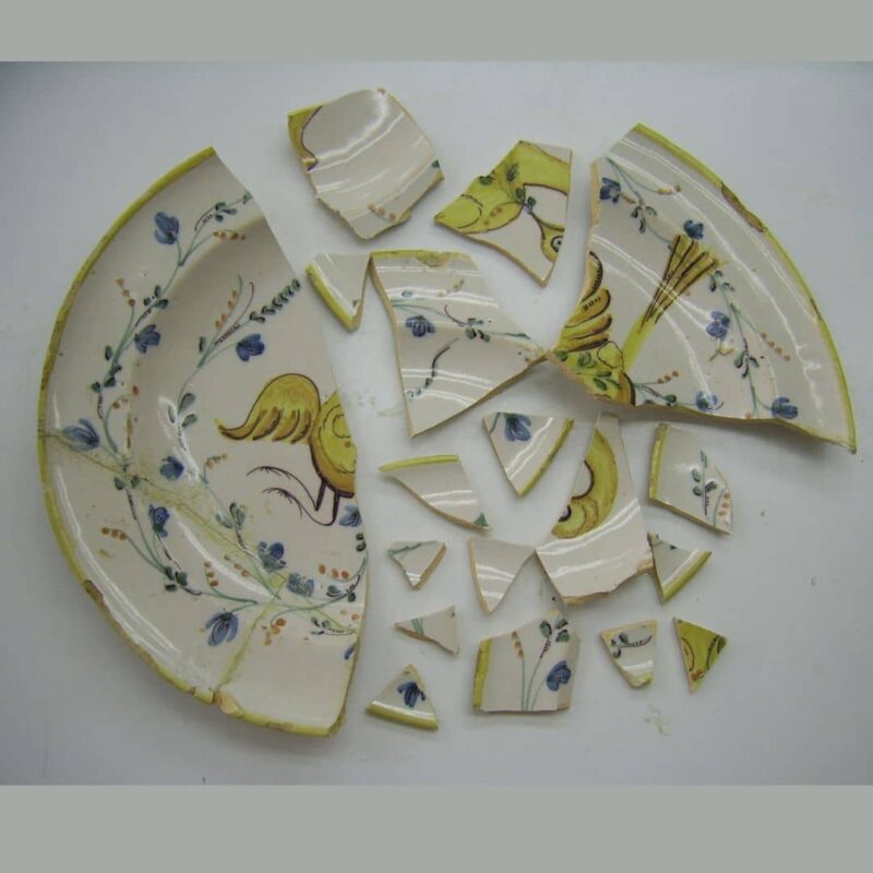 restauracion-arte-restaurar-plato-antiguo-antes