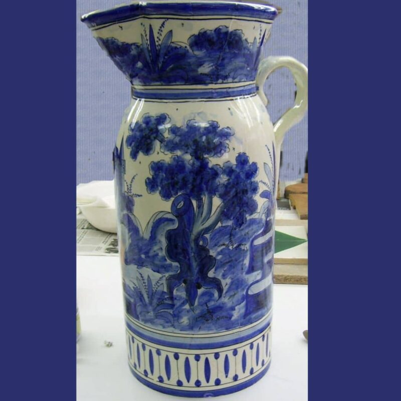 restauracion-jarra-ceramica-azul-blanca-despues