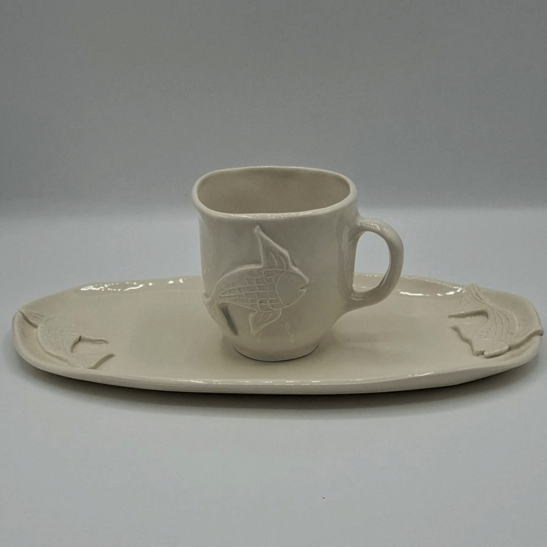 taza alta y bandeja peces